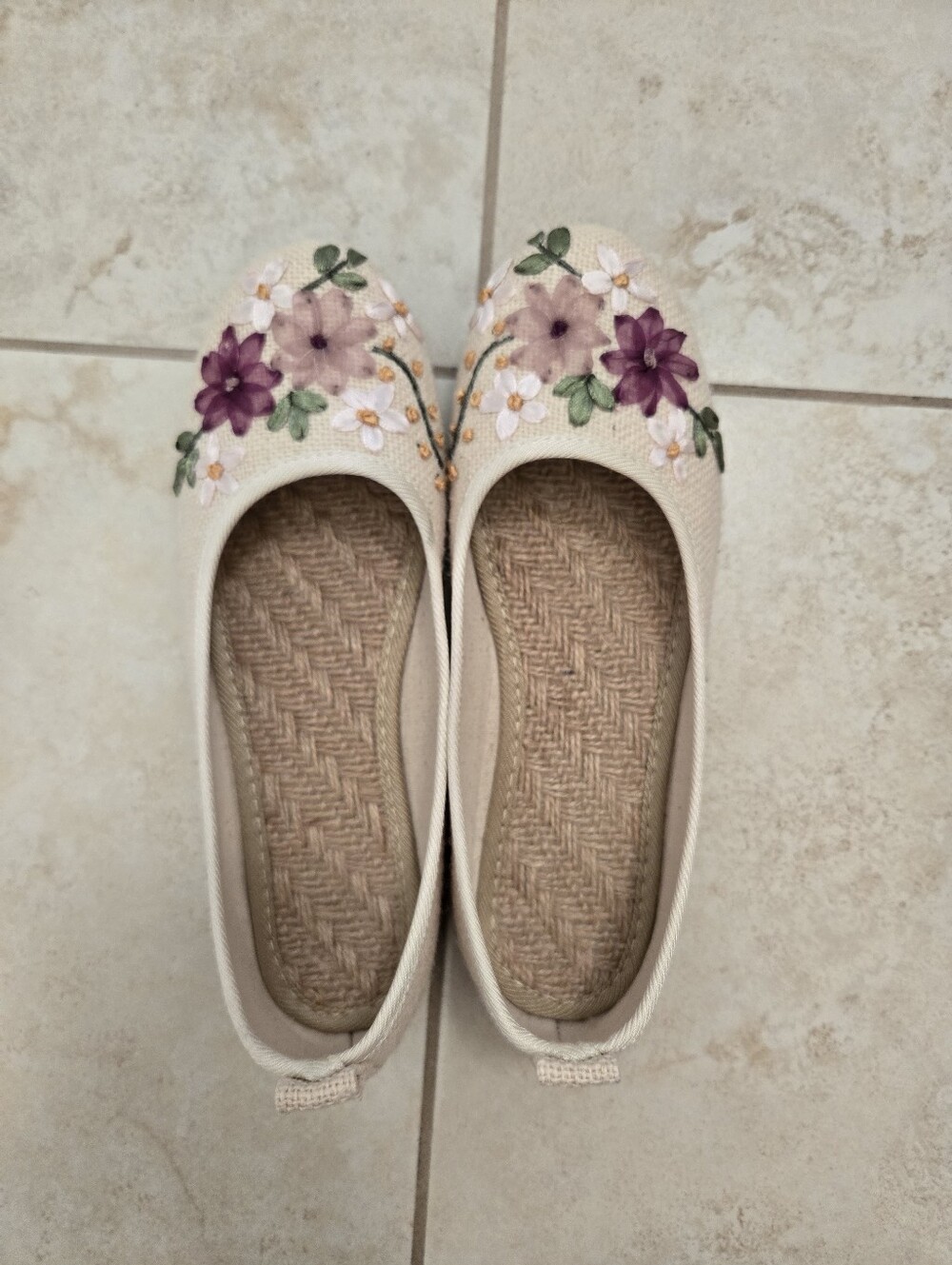 Tong Tai Ribbon Embroidered Flowers Cream Canvas Ballet Flats Size 6.5
